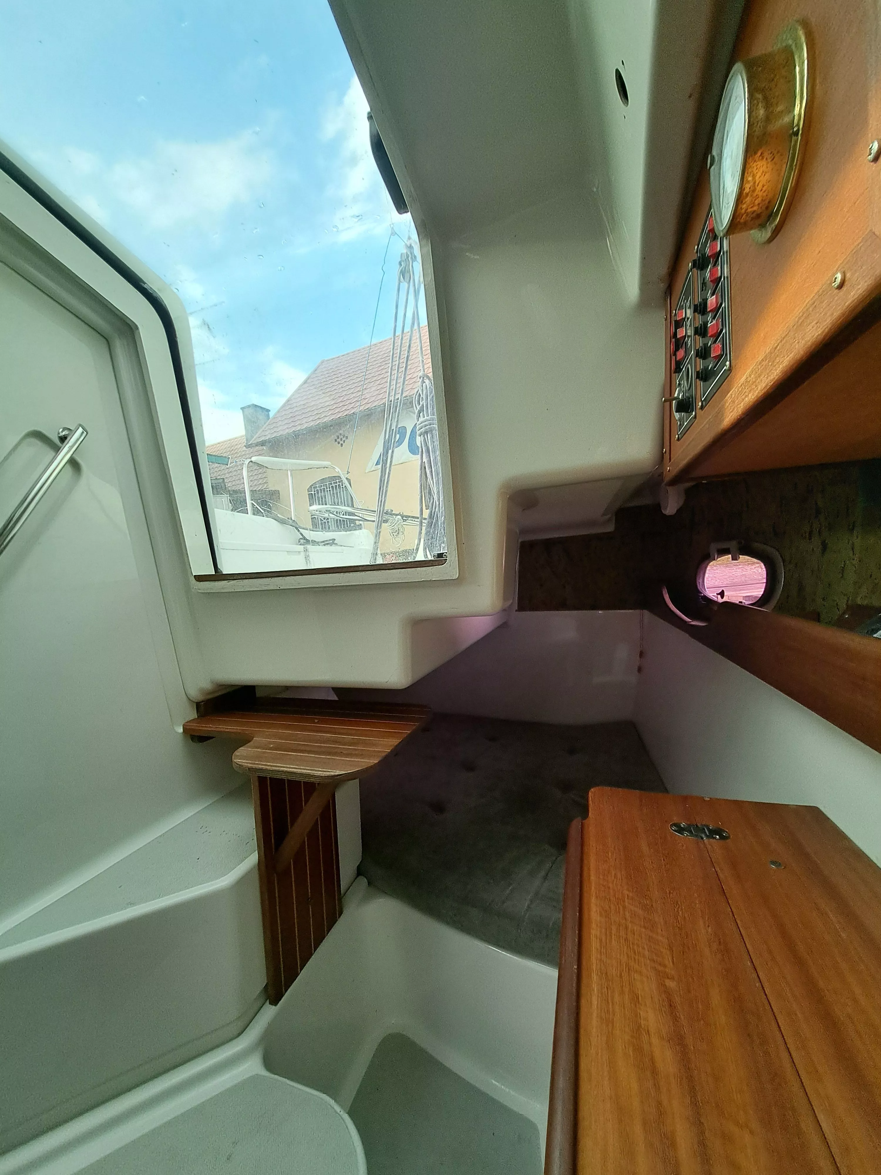 Zejściówka i panel elektryczny